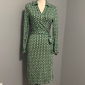 Diane Von Furstenberg Green and White Jeanne Silk Jersey Wrap Dress long sleeve